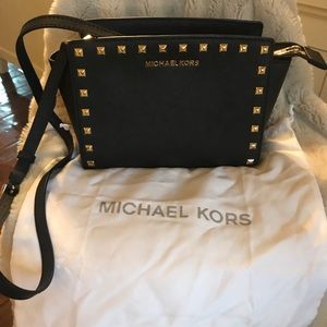 Michael Kors Selma Stud Medium Crossbody